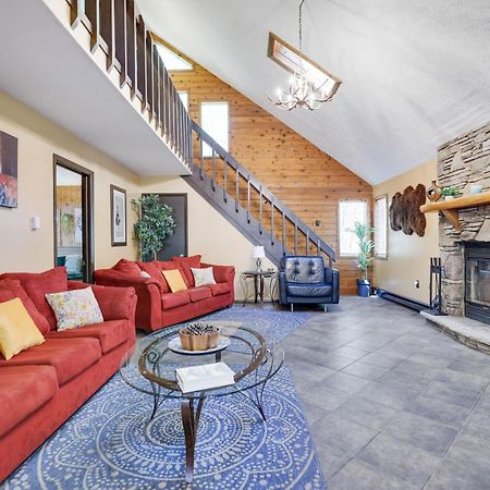 Chalet Renovated Near Casino, Camelback , Kalahari 4Bdrms Firepit Hot Tub Game Room Tobyhanna Zewnętrze zdjęcie
