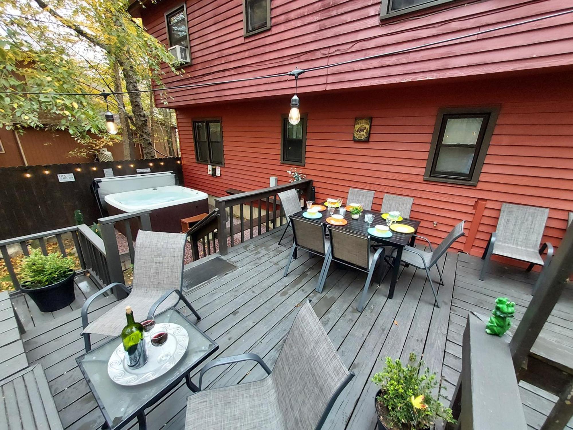 Chalet Renovated Near Casino, Camelback , Kalahari 4Bdrms Firepit Hot Tub Game Room Tobyhanna Zewnętrze zdjęcie